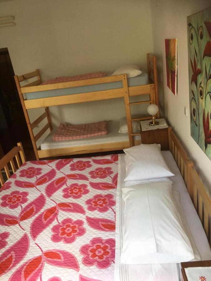 Hostel-Sezanalokev B&B エクステリア 写真